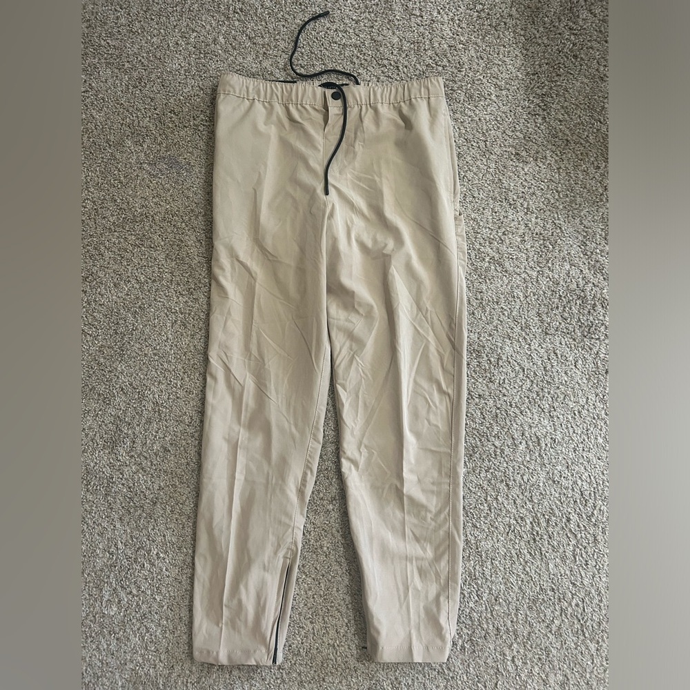 NWT Saks Fifth Avenue Beige Tan Stretch Tech Pant Jogger Quick Dry Sz L Business